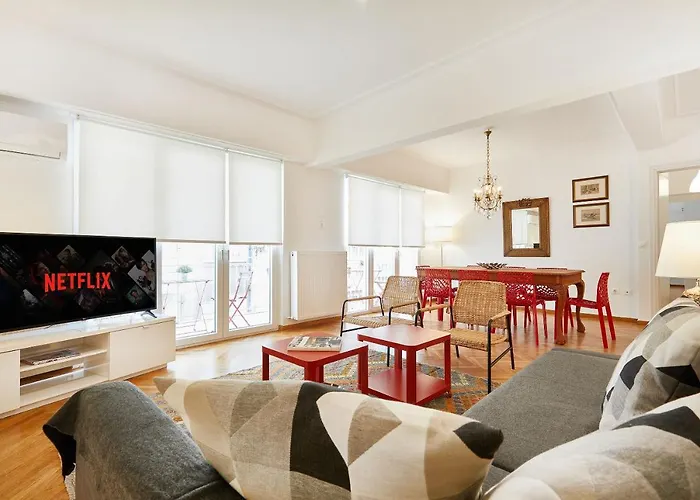 Chloe Boutique Apartments Nikis
