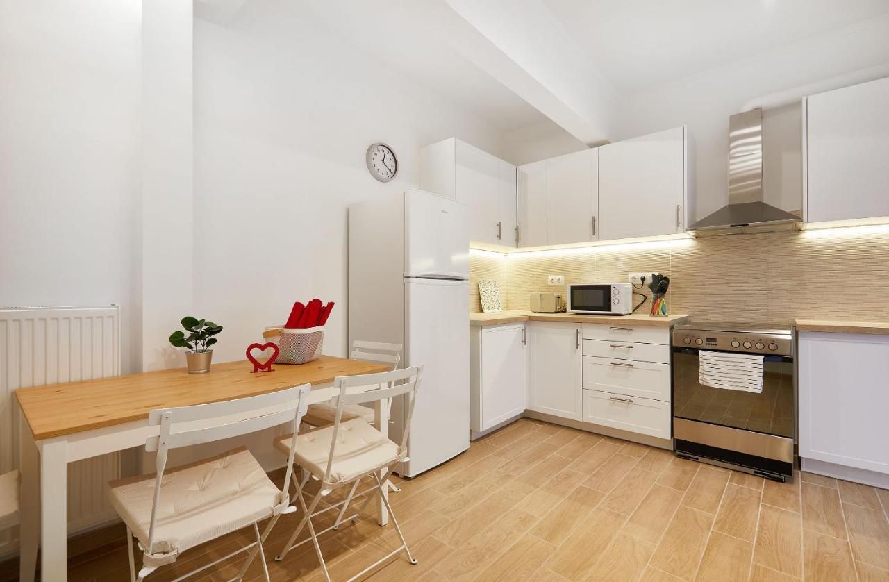 Apartment Chloe Boutique Nikis